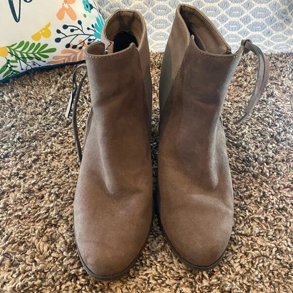 Lulu’s Two Tone Zipper Ankle Booties Approx Size 6 - Picture 13 of 13